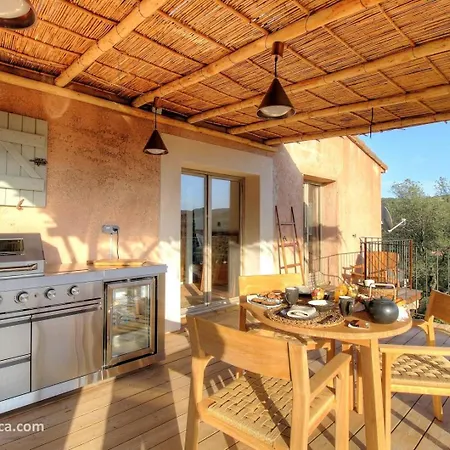 Casa Penisula Bed & Breakfast 3*
