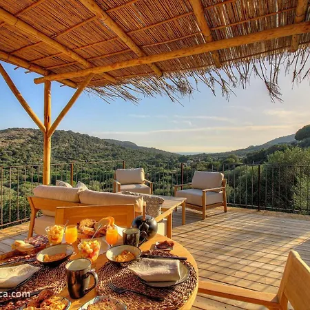 Casa Penisula Bed & Breakfast