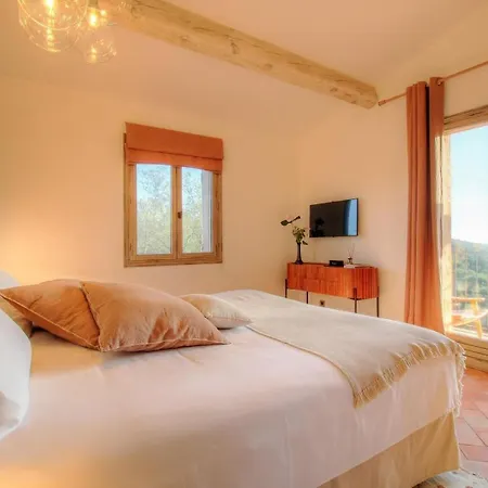Casa Penisula Couette-café 3*